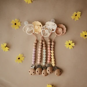 Mushie Pacifier Clip | Eva - Mauve Fashion